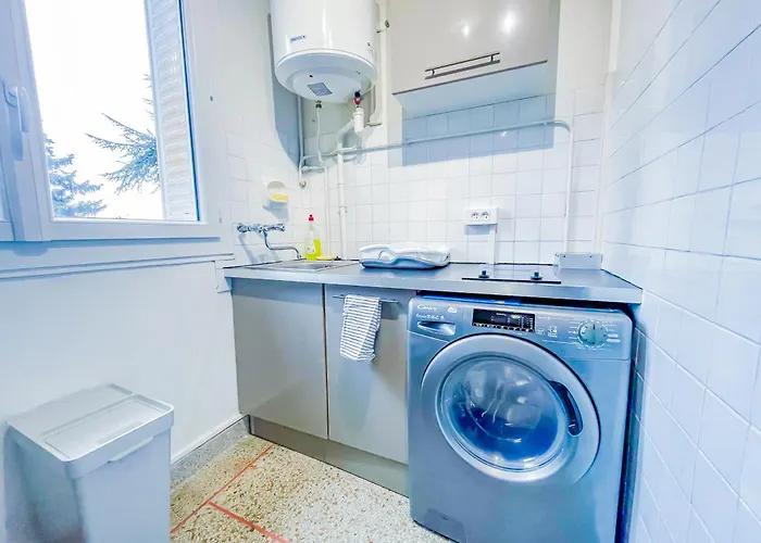 Proche Du Puy De Dome Avec Parking Prive