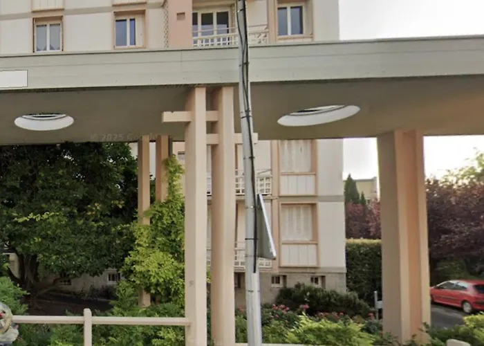 Proche Du Puy De Dome Avec Parking Prive Clermont-Ferrand